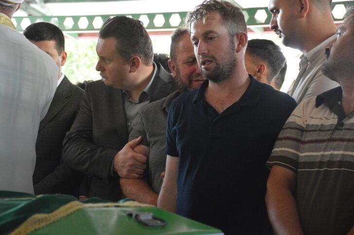 GÜNCELLEME - Sakarya'da iki otomobil ve traktörün karıştığı kazada 1 kişi öldü, 4 kişi yaralandı G3