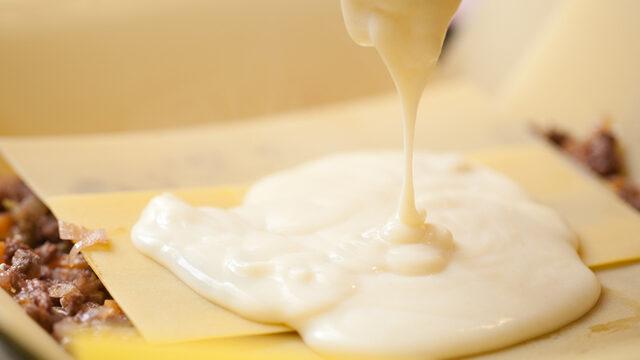 Beşamel sos nasıl yapılır? Her yemeğe lezzet katan beşamel sos nerelerde kullanılır?