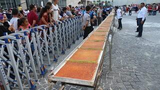 Hatay'ın ana vatana katılmasının yıl dönümünde 83 metrelik künefe yapıldı