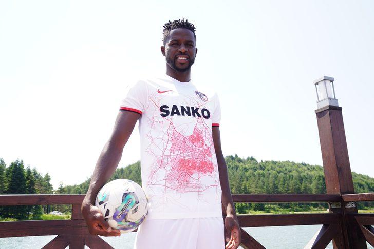 Gaziantep FK'nin yeni sezon formaları tanıtıldı G3