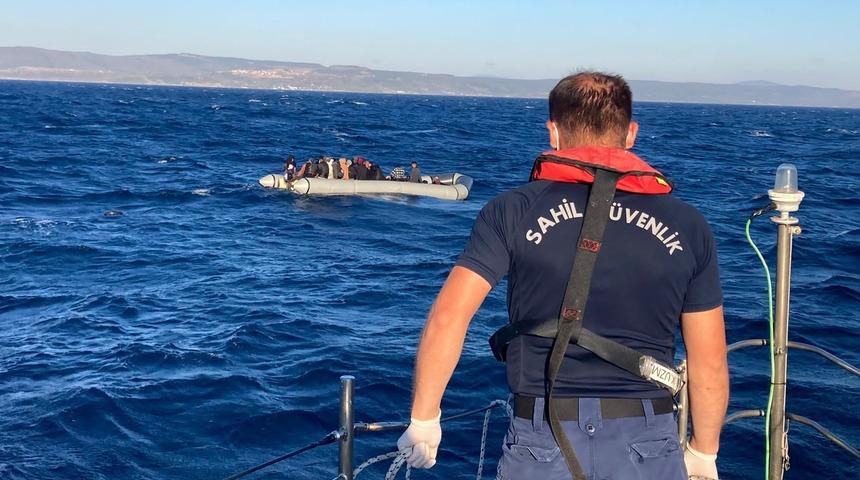 Ayvalık açıklarında 49 düzensiz göçmen kurtarıldı