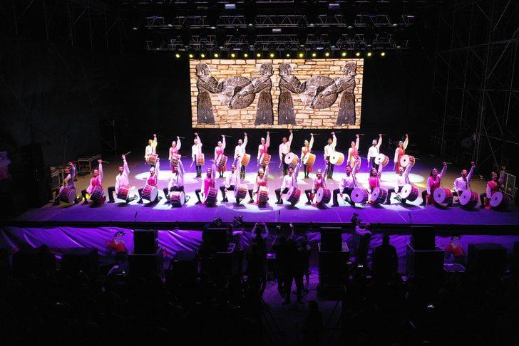 Kapadokya'daki "BALONFEST 2022"de dans gösterisi ve konser düzenlendi G1