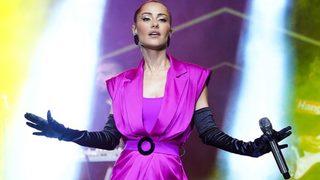 Şarkıcı Derya Uluğ'un baba itirafı yürekleri burktu! “Her şeyi kırıp döktüm, isyan ettim hayata” 