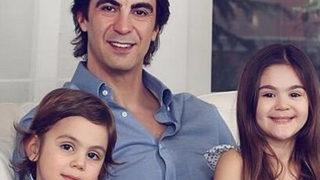 İbrahim Kutluay Demet Şener ile evliliğinden olan oğlu Ömer'le tatilde! Babasının boyuna ulaştı