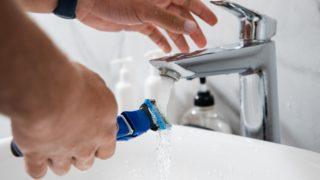 Tıraş bıçağı satın almaktan artık bıkanlar için ömürlük en iyi vücut tıraş makineleri