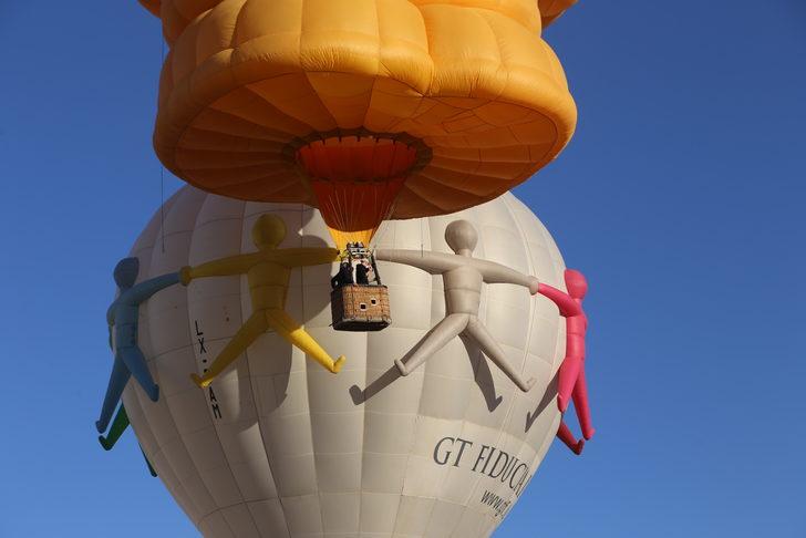 Kapadokya semaları figürlü balonlarla şenlendi G3