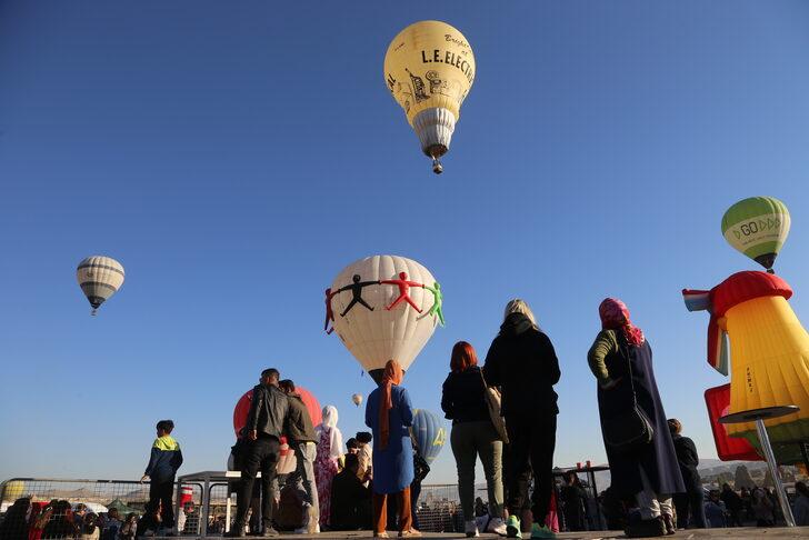 Kapadokya semaları figürlü balonlarla şenlendi G4