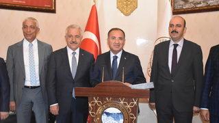 Adalet Bakanı Bozdağ, Kars Valiliğini ziyaret etti