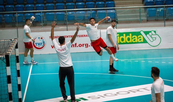 A Milli Erkek Hentbol Takımı hazırlıklarını Ankara'da sürdürüyor G1