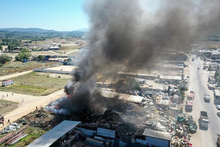 Bursa'da geri dönüşüm tesisinde çıkan yangın söndürüldü G3