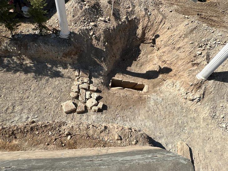 Adıyaman'da Roma dönemine ait 3 mezar bulundu G3