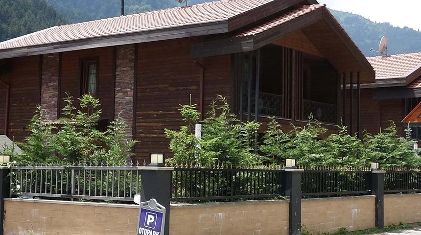 Uzungöl'de bungalov evlerin geceliği 300 doları aştı! 'Diğer yerlere göre fiyatımız uygun'