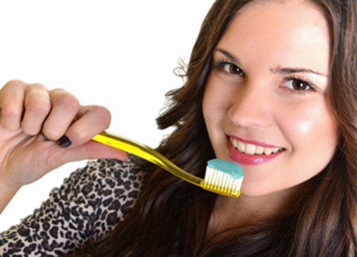 Dişler Nasıl Fır&ccedil;alanmalıdır?