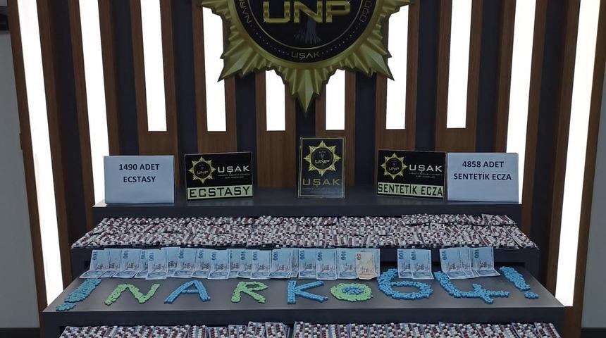 Uşak'ta uyuşturucu haplarla yakalanan 3 şüpheli gözaltına alındı