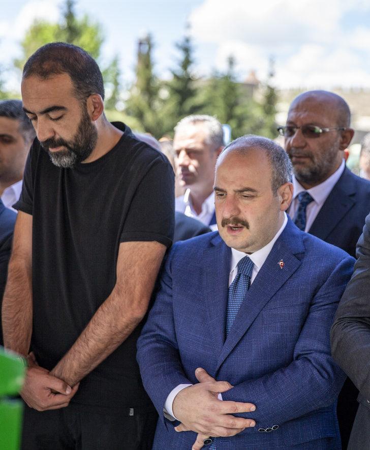 Eski Erzurum Büyükşehir Belediye Başkanı Uykusuz'un cenazesi defnedildi G3