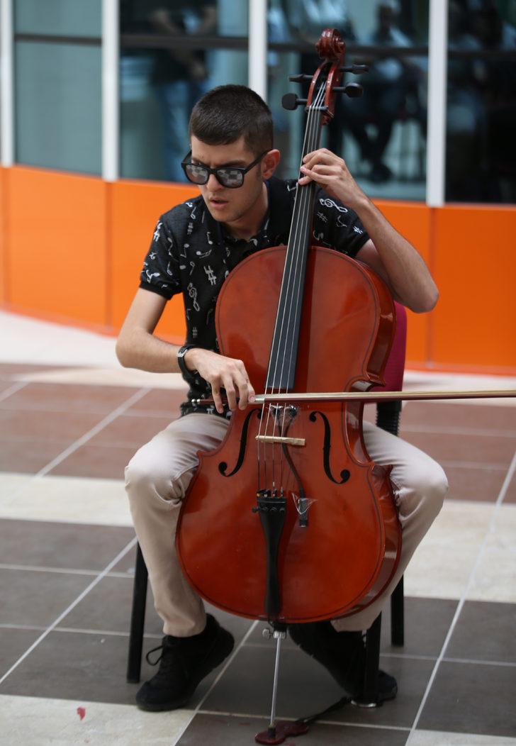 Çanakkale'de buluşan otizmli öğrenciler üniversitedeki müzik eğitimlerini tamamladı G2