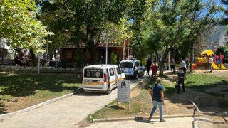 Muhtara kurşun yağdırdı, elinde silahla kaçarken yakalandı