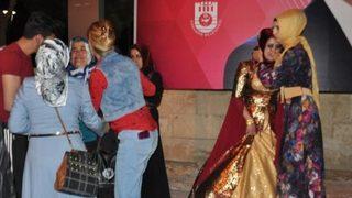 Kına gecesini bırakıp kazaya koştular