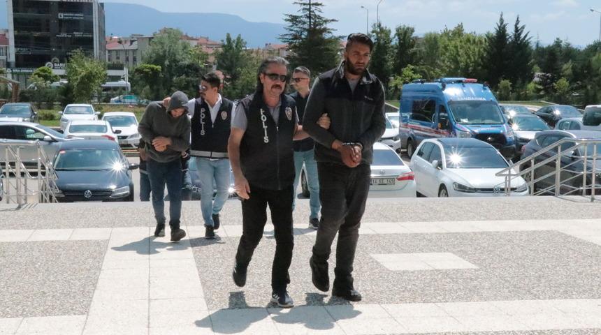 Bolu'da yöresel ürün pazarından hırsızlık iddiasıyla 3 kişi yakalandı