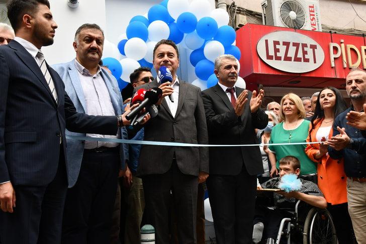 DEVA Partisi Genel Başkanı Babacan, Artvin'de parti binasının açılışına katıldı G4