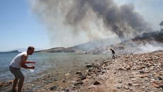 GÜNCELLEME 2 - İzmir'de çıkan orman yangınlarına müdahale ediliyor