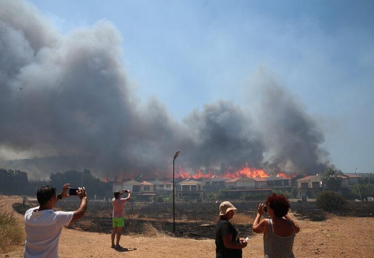 GÜNCELLEME 2 - İzmir'de çıkan orman yangınlarına müdahale ediliyor G3