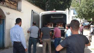 İzmir'de eşi tarafından öldürülen kadın toprağa verildi