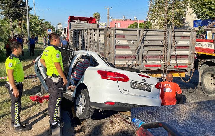 GÜNCELLEME - Mersin'de tıra çarpan otomobildeki 4 kişi öldü G4