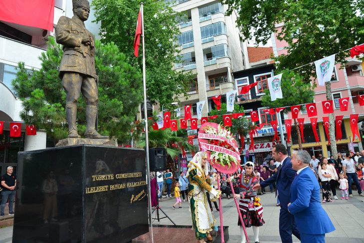 Trabzon'da "30. Uluslararası Akçaabat Müzik ve Halk Oyunları Festivali" başladı G1