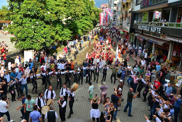 Trabzon'da "30. Uluslararası Akçaabat Müzik ve Halk Oyunları Festivali" başladı G3