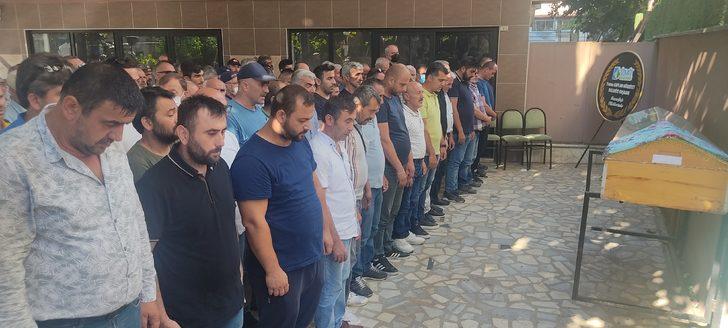 Kocaeli'de eşi tarafından bıçaklanarak öldürüldüğü öne sürülen kadının cenazesi defnedildi G4