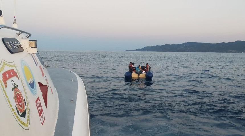 Çanakkale açıklarında geri itilen 19 düzensiz göçmen kurtarıldı