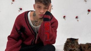 Ünlü rapçi Çakal otel önünde silahlı saldırıya uğradı! İlk açıklama geldi: Yüzleri maskeli, silahlılardı...