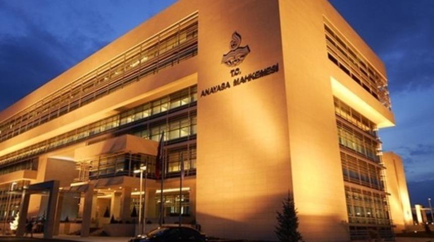 Dershanelerin kapatılması Anayasa Mahkemesi'nden döndü