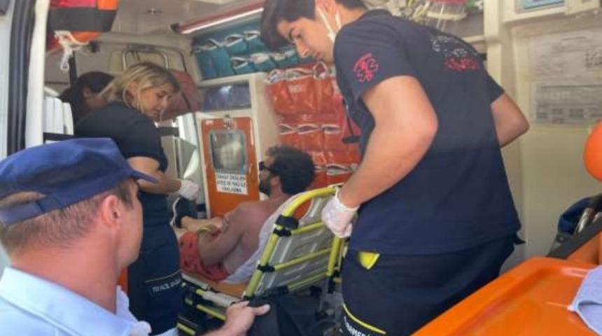 Muğla'da mavi turda omzu &ccedil;ıkan tekne personeli tahliye edildi