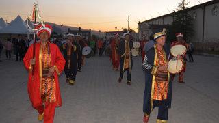 Kütahya Festivali kortej yürüyüşü ve konserle başladı