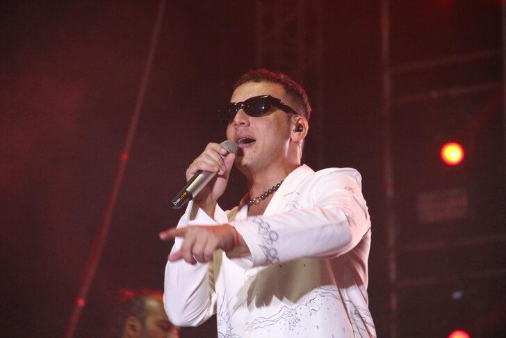 Zonguldak'ta Sefo, Gülşen ve Edis konser verdi G1