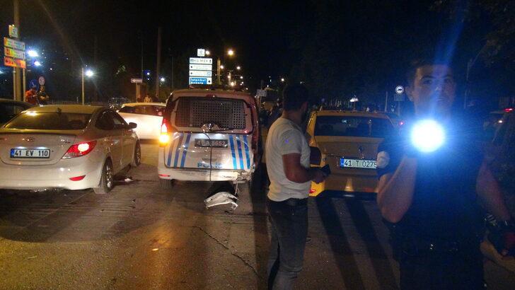 Kocaeli'de polis aracının karıştığı kazada 2 polis memuru yaralandı G2