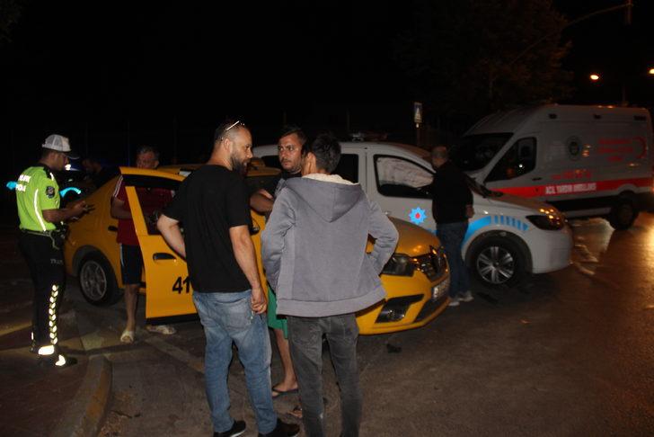 Kocaeli'de polis aracının karıştığı kazada 2 polis memuru yaralandı G3