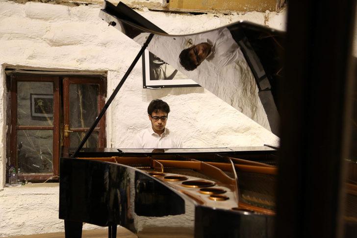 19. Uluslararası Gümüşlük Müzik Festivali kapsamında genç piyanistler konser verdi G4