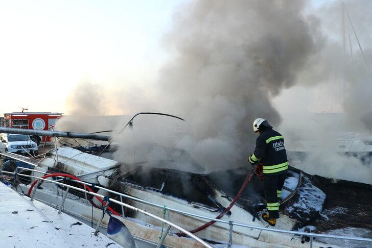 Tekirdağ'da Yat Limanı'nda çıkan yangında bir tekne kullanılamaz hale geldi G3