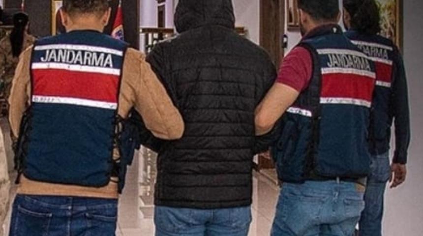 İzmir'de DEAŞ'a yönelik operasyonda 2 kişi yakaladı