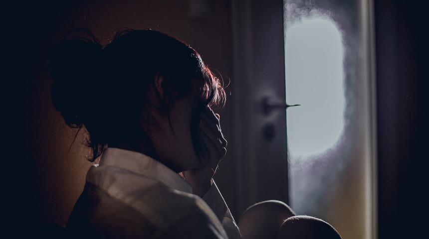 Sınavda skandal! Liseli kızları sütyenlerini çıkarmaya zorladılar