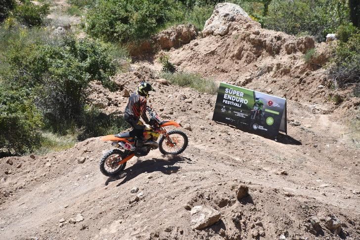 Enduro tutkunları Sivas'ta düzenlenen festivalde bir araya geldi G1