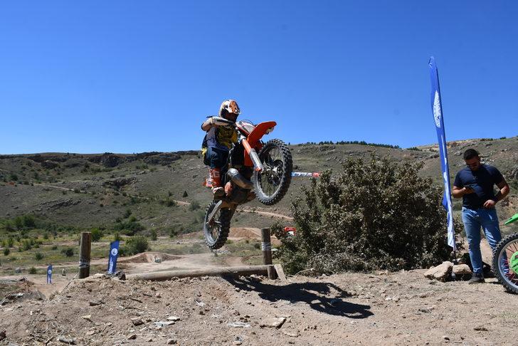 Enduro tutkunları Sivas'ta düzenlenen festivalde bir araya geldi G4