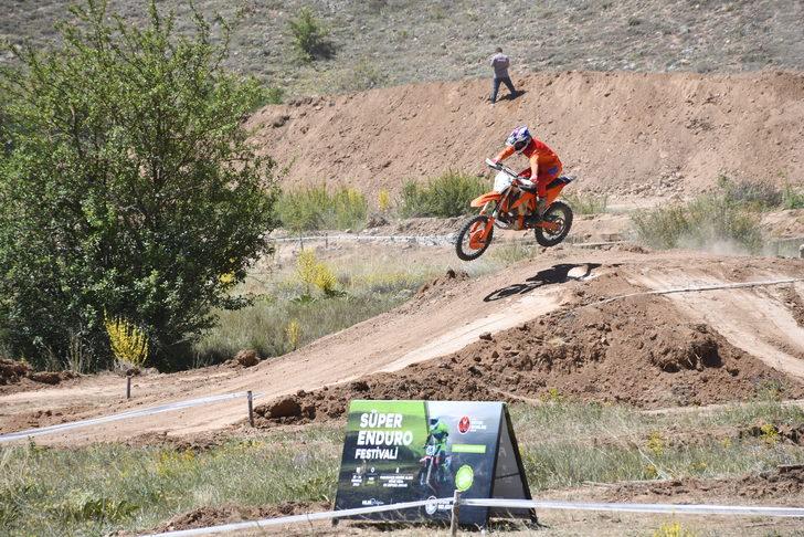 Enduro tutkunları Sivas'ta düzenlenen festivalde bir araya geldi G5