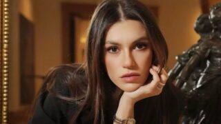 Arka Sokaklar'ın Zeliş'i Yüsra Geyik cesur pozlarıyla nefes kesti! Bikinili tekne pozları olay oldu...