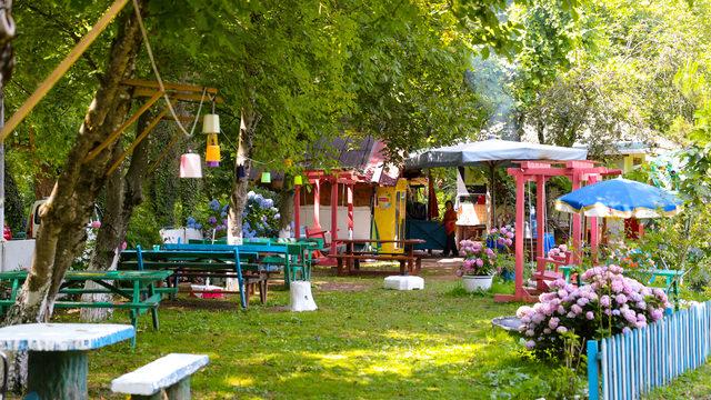 Sakarya'daki Maden Deresi ve Şelalesi hafta sonu ziyaretçilerle doldu