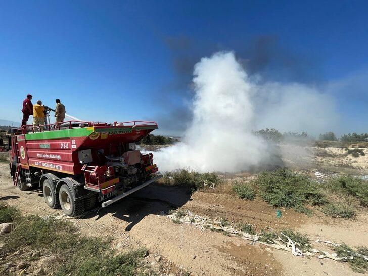 Adana'da ağaçlık alanda çıkan yangın söndürüldü G3