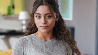 Emanet'in Seher'i Sıla Türkoğlu göğüs dekolteli pembe büstiyeriyle olay yarattı